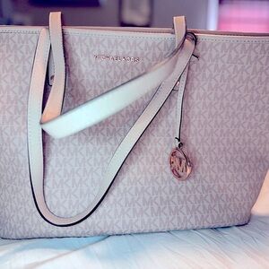 MK tote
